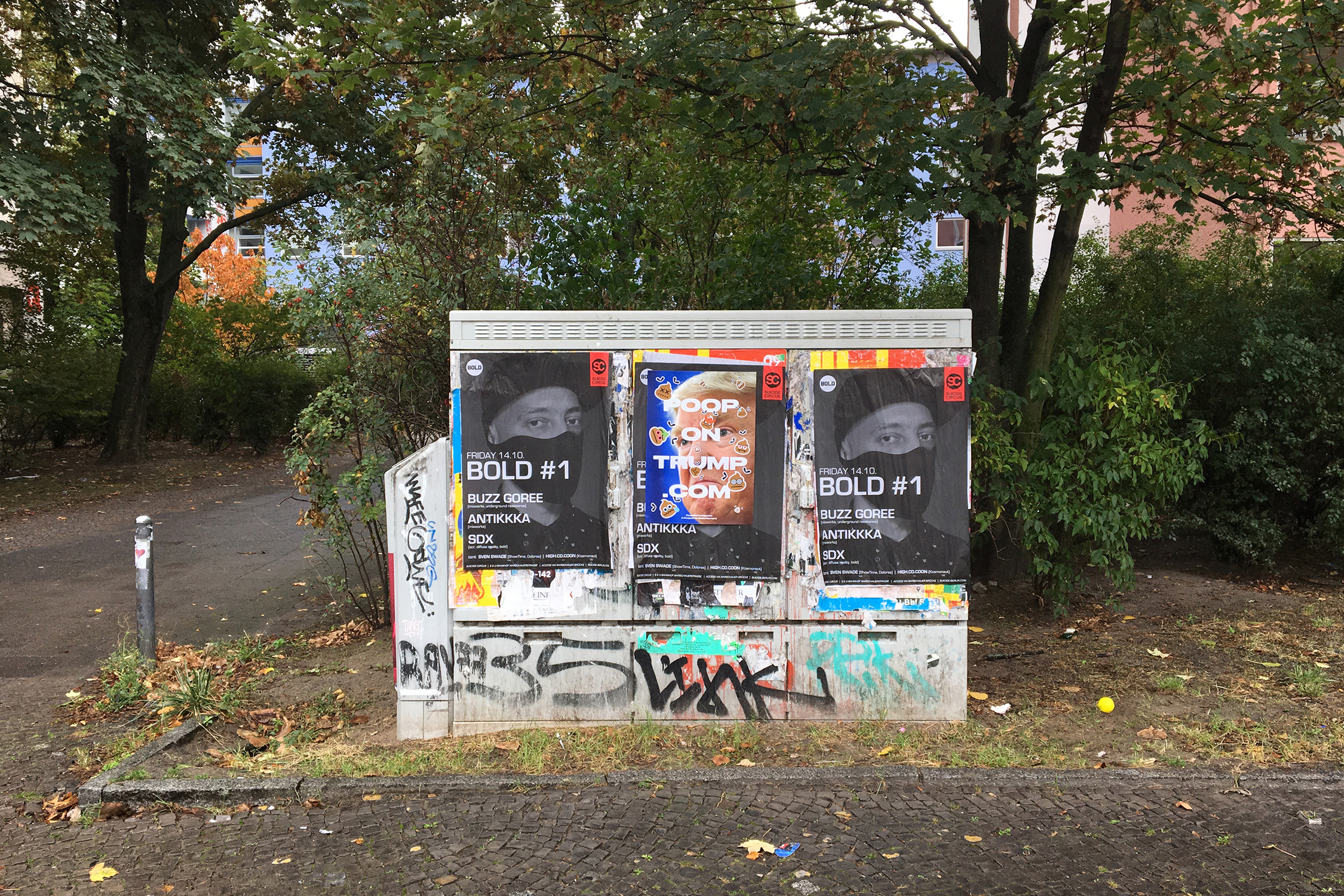 Gabe Ferreira: Poop on Trump — Poster in Berlin (2).
